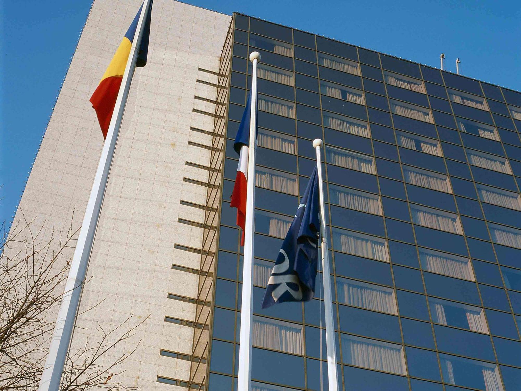 Pullman Bucharest World Trade Center Bucareste Exterior foto